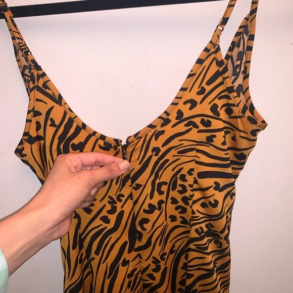 Animal print Midi dress - Picture 8 of 12